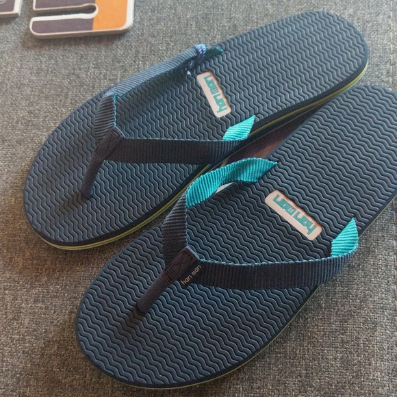 NWT Hari Mari Women's Slippers/ Dunes Navy - Picture 12 of 14